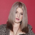 Kelly Osbourne Sebelum Diwawancara FOX & Friends